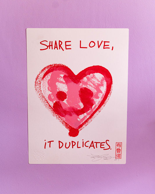 Share love, it duplicates -Exemplaire unique réalisé en compressant deux feutres de papier 300g l'une contre l'autre avec de la peinture à l'acrylique en milieu réalisant un effet miroir tel un test de Rorschach. Tamponné, signé et gaufré à la main. Vendue sans cadre. photographiés non contractuelles-Brunograffer Boutique Art de Brunograffer - Exemplaire unique réalisé en compressant deux feutres de papier 300g l'une contre l'autre avec de la peinture à l'acrylique en milieu réalisant un effet miroir tel un test de Rorschach.
Tamponné, signé et gaufré à la main.
 
Vendue sans cadre.
 
photographiés non contractuelles