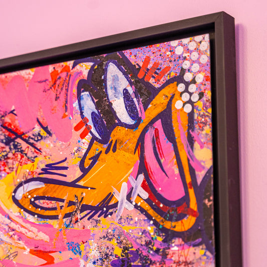 Daffy corner (Original) -Petit tableau d'un personnage de cartoon Looney Toons. Des personnages que j'adore depuis mon plus jeune âge pour lesquels je souhaite rendre hommage dans des peintures originales. Signée et datée à la main sur le devant et le derrière ainsi que tamponnée au dos. Chaque peinture est vendue avec un certificat d'authenticité (voir photo) et encadrée dans une caisse américaine sur mesure. Exemplaire unique. Dimensions sans cadre : 36x36cm Avec cadre : 40x40cm-Brunograffer Boutique Art de Brunograffer - Petit tableau d'un personnage de cartoon Looney Toons. Des personnages que j'adore depuis mon plus jeune âge pour lesquels je souhaite rendre hommage dans des peintures originales.
Signée et datée à la main sur le devant et le derrière ainsi que tamponnée au dos.
Chaque peinture est vendue avec un certificat d'authenticité (voir photo) et encadrée dans une caisse américaine sur mesure.
Exemplaire unique.
Dimensions sans cadre : 36x36cm
Avec cadre : 40x40cm