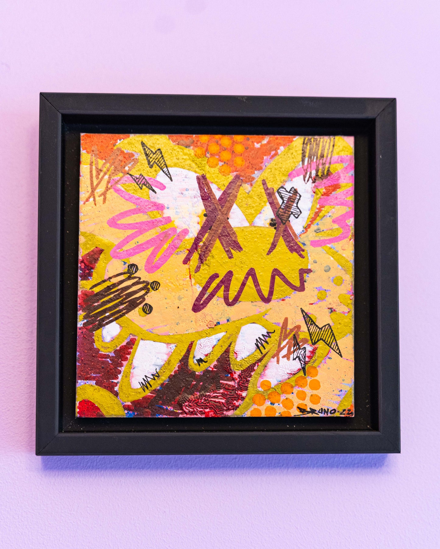 Taz doré (Original) -Petit tableau d'un personnage de cartoon Looney Toons. Des personnages que j'adore depuis mon plus jeune âge pour lesquels je souhaite rendre hommage dans des peintures originales. Signée et datée à la main sur le devant et le derrière ainsi que tamponnée au dos. Chaque peinture est vendue avec un certificat d'authenticité (voir photo) et encadrée dans une caisse américaine sur mesure. Exemplaire unique. Dimensions sans cadre : 13x13cm Dimensions avec cadre : 19x19cm-Brunograffer Taz doré (Original) -Petit tableau d'un personnage de cartoon Looney Toons. Des personnages que j'adore depuis mon plus jeune âge pour lesquels je souhaite rendre hommage dans des peintures originales. Signée et datée à la main sur le devant et le derrière ainsi que tamponnée au dos. Chaque peinture est vendue avec un certificat d'authenticité (voir photo) et encadrée dans une caisse américaine sur mesure. Exemplaire unique. Dimensions sans cadre : 13x13cm Dimensions avec cadre : 19x19cm-Brunograffer