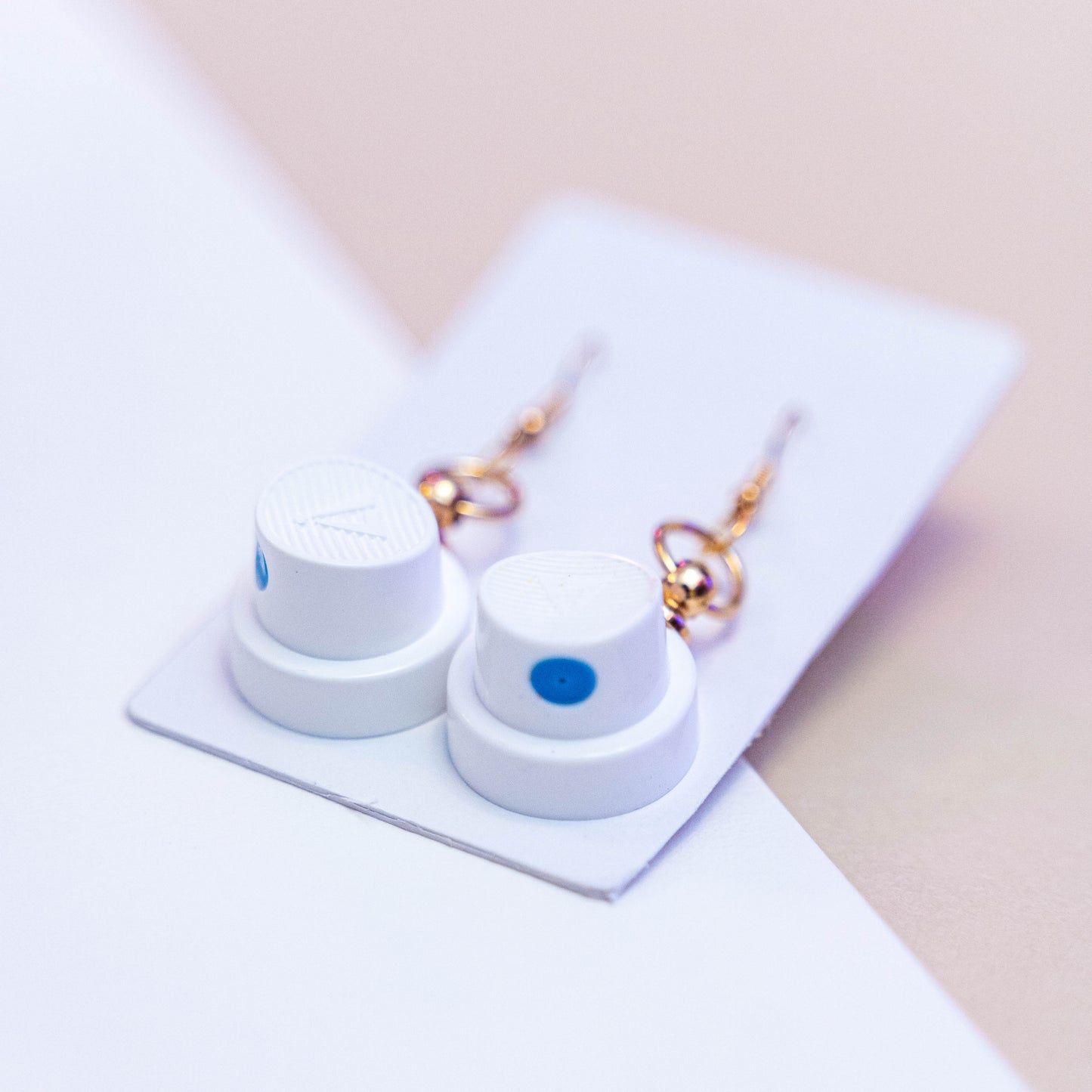 Boucles d'oreilles caps (blanches)