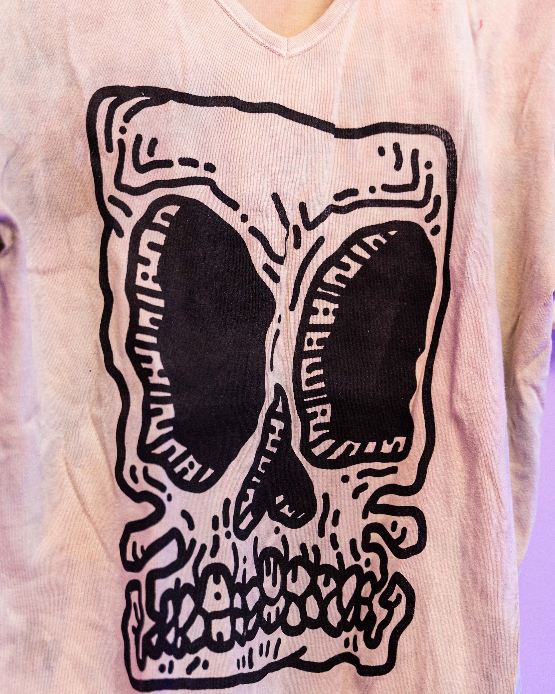 T-shirt sérigraphie crâne -T-shirt imprimé d'un motif crâne en sérigraphie à la main.-Brunograffer