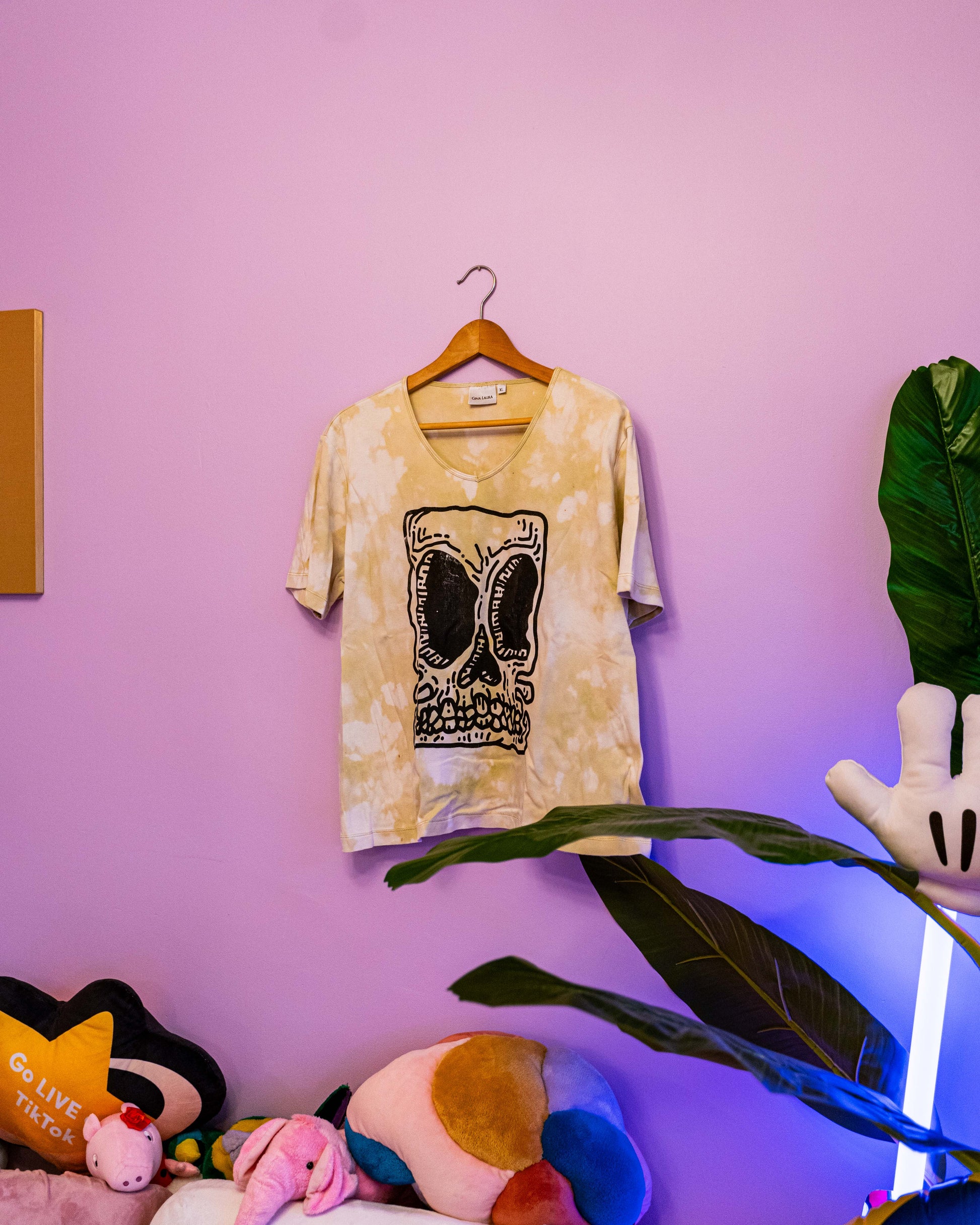 T-shirt sérigraphie crâne -T-shirt imprimé d'un motif crâne en sérigraphie à la main.-Brunograffer