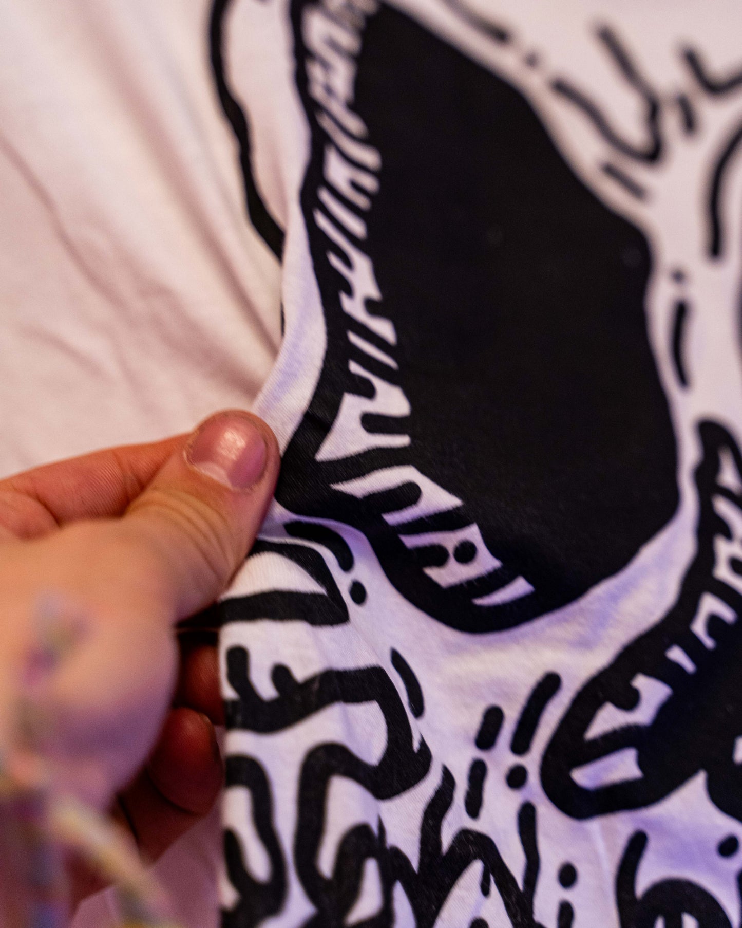 T-shirt sérigraphie crâne -T-shirt imprimé d'un motif crâne en sérigraphie à la main.-Brunograffer