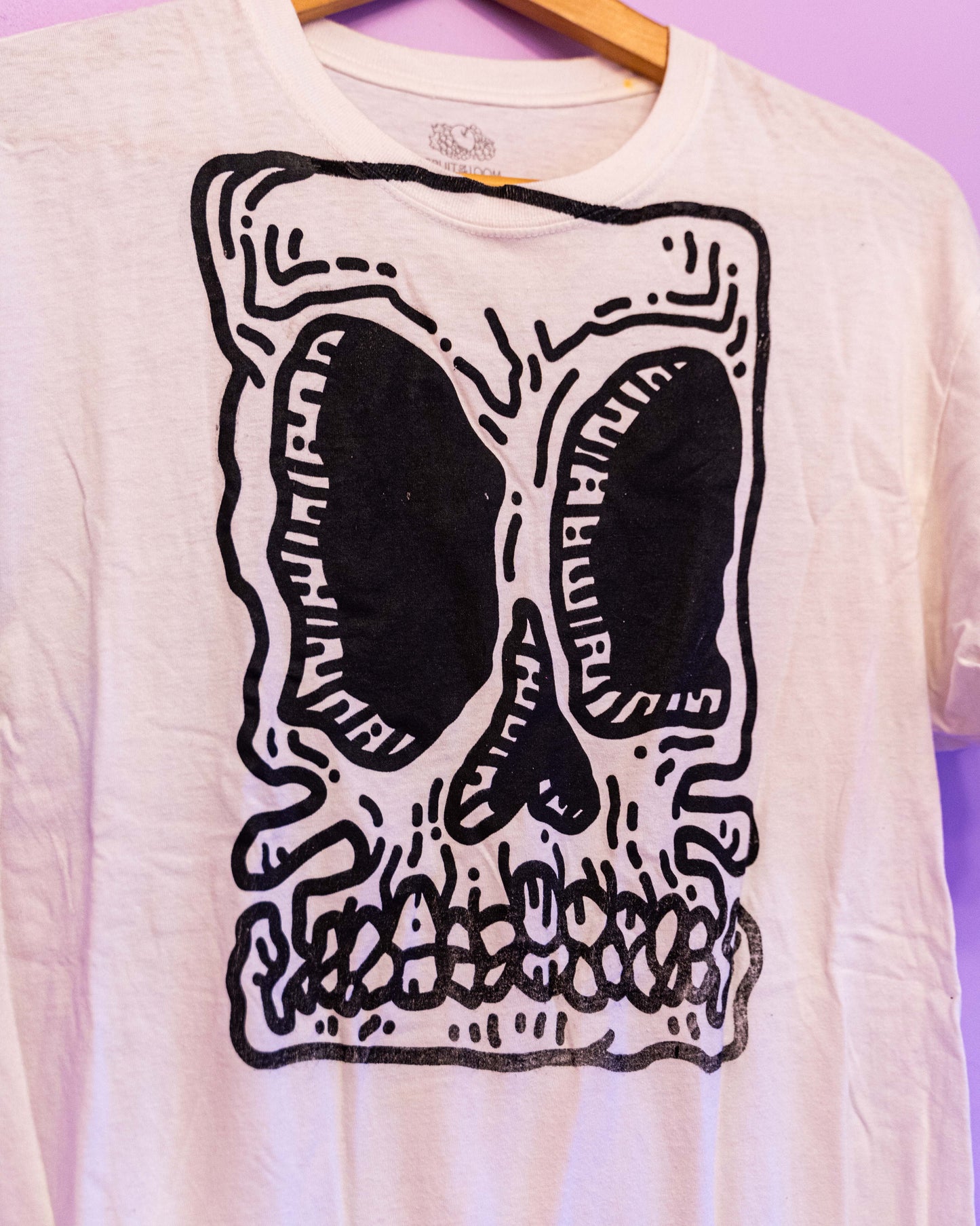 T-shirt sérigraphie crâne -T-shirt imprimé d'un motif crâne en sérigraphie à la main.-Brunograffer