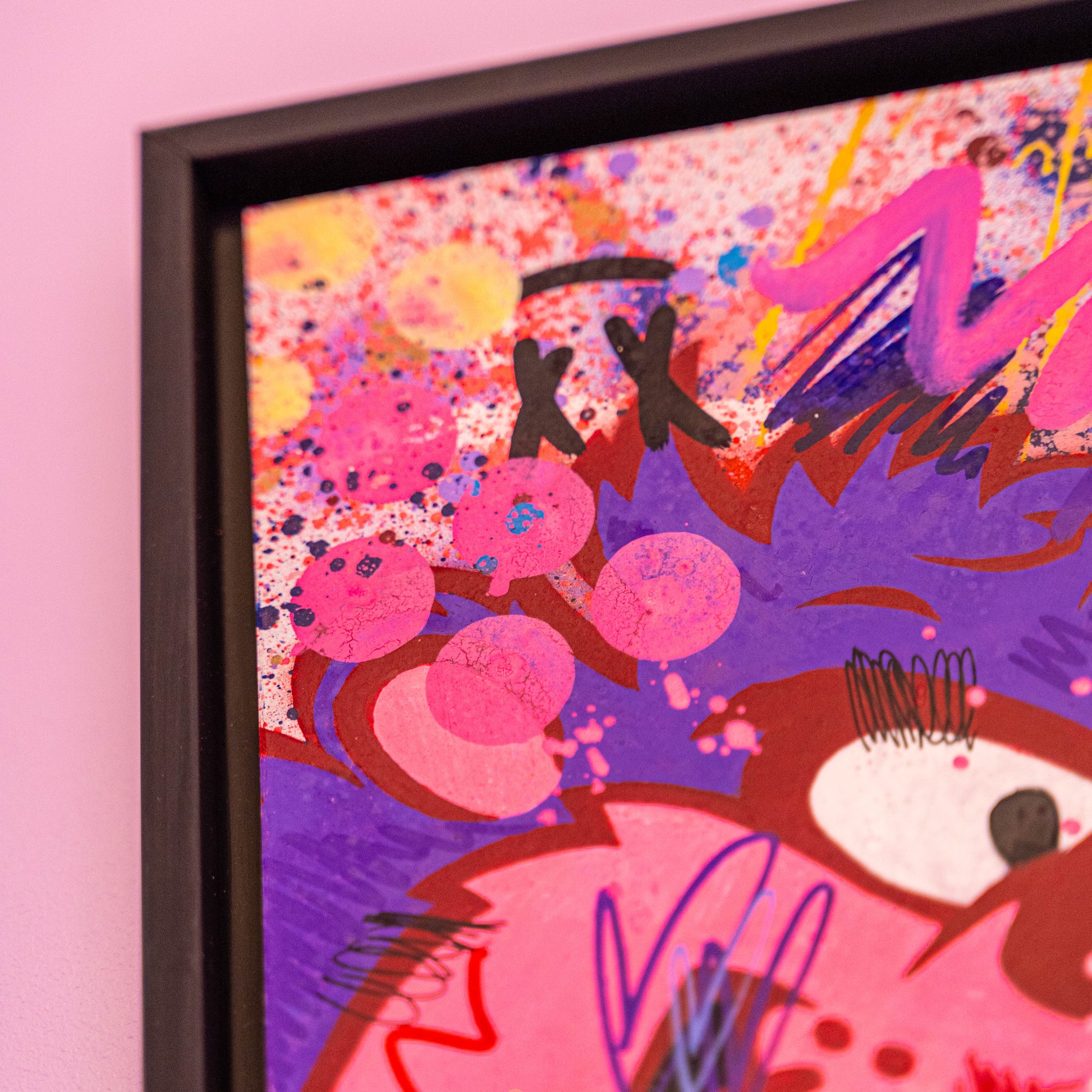 Taz Violet (Original) -Petit tableau d'un personnage de cartoon Looney Toons. Des personnages que j'adore depuis mon plus jeune âge pour lesquels je souhaite rendre hommage dans des peintures originales. Signée et datée à la main sur le devant et le derrière ainsi que tamponnée au dos. Chaque peinture est vendue avec un certificat d'authenticité (voir photo) et encadrée dans une caisse américaine sur mesure. Exemplaire unique. Dimensions sans cadre : 36x36cm Avec cadre : 40x40cm-Brunograffer