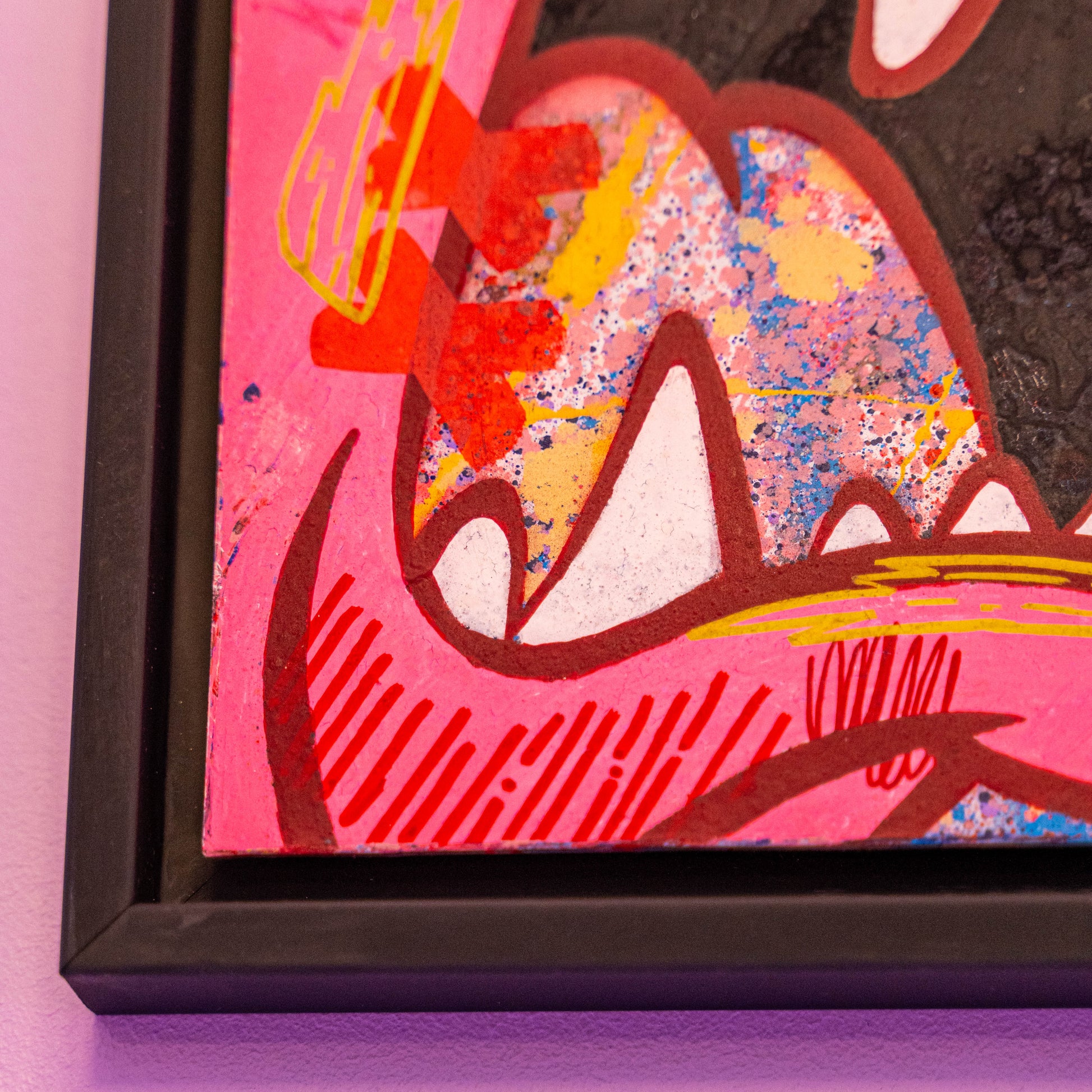 Taz Violet (Original) -Petit tableau d'un personnage de cartoon Looney Toons. Des personnages que j'adore depuis mon plus jeune âge pour lesquels je souhaite rendre hommage dans des peintures originales. Signée et datée à la main sur le devant et le derrière ainsi que tamponnée au dos. Chaque peinture est vendue avec un certificat d'authenticité (voir photo) et encadrée dans une caisse américaine sur mesure. Exemplaire unique. Dimensions sans cadre : 36x36cm Avec cadre : 40x40cm-Brunograffer