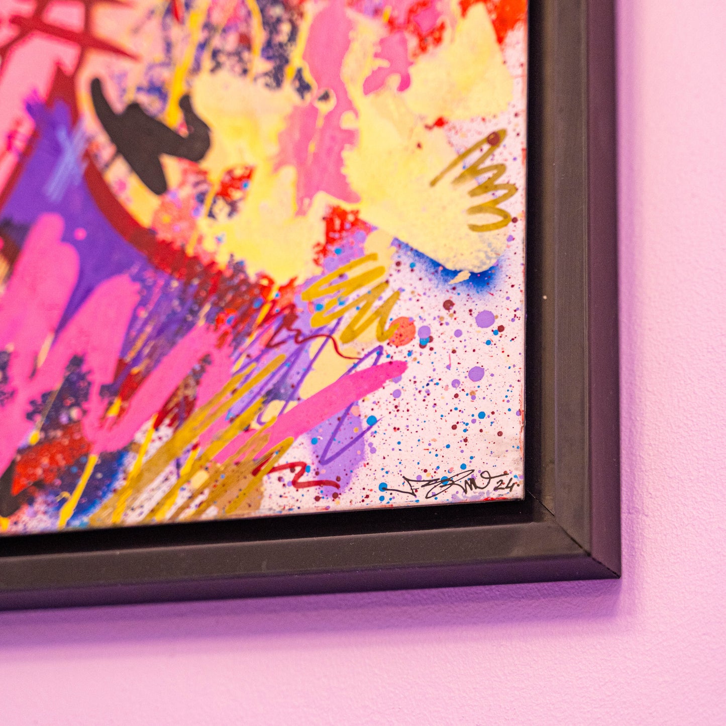 Taz Violet (Original) -Petit tableau d'un personnage de cartoon Looney Toons. Des personnages que j'adore depuis mon plus jeune âge pour lesquels je souhaite rendre hommage dans des peintures originales. Signée et datée à la main sur le devant et le derrière ainsi que tamponnée au dos. Chaque peinture est vendue avec un certificat d'authenticité (voir photo) et encadrée dans une caisse américaine sur mesure. Exemplaire unique. Dimensions sans cadre : 36x36cm Avec cadre : 40x40cm-Brunograffer